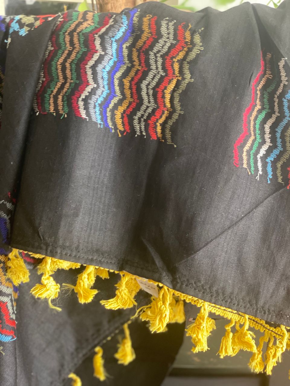 Sanasel Authentic Palestinian Keffiyeh – Handcrafted with Heritage (multi color-black)