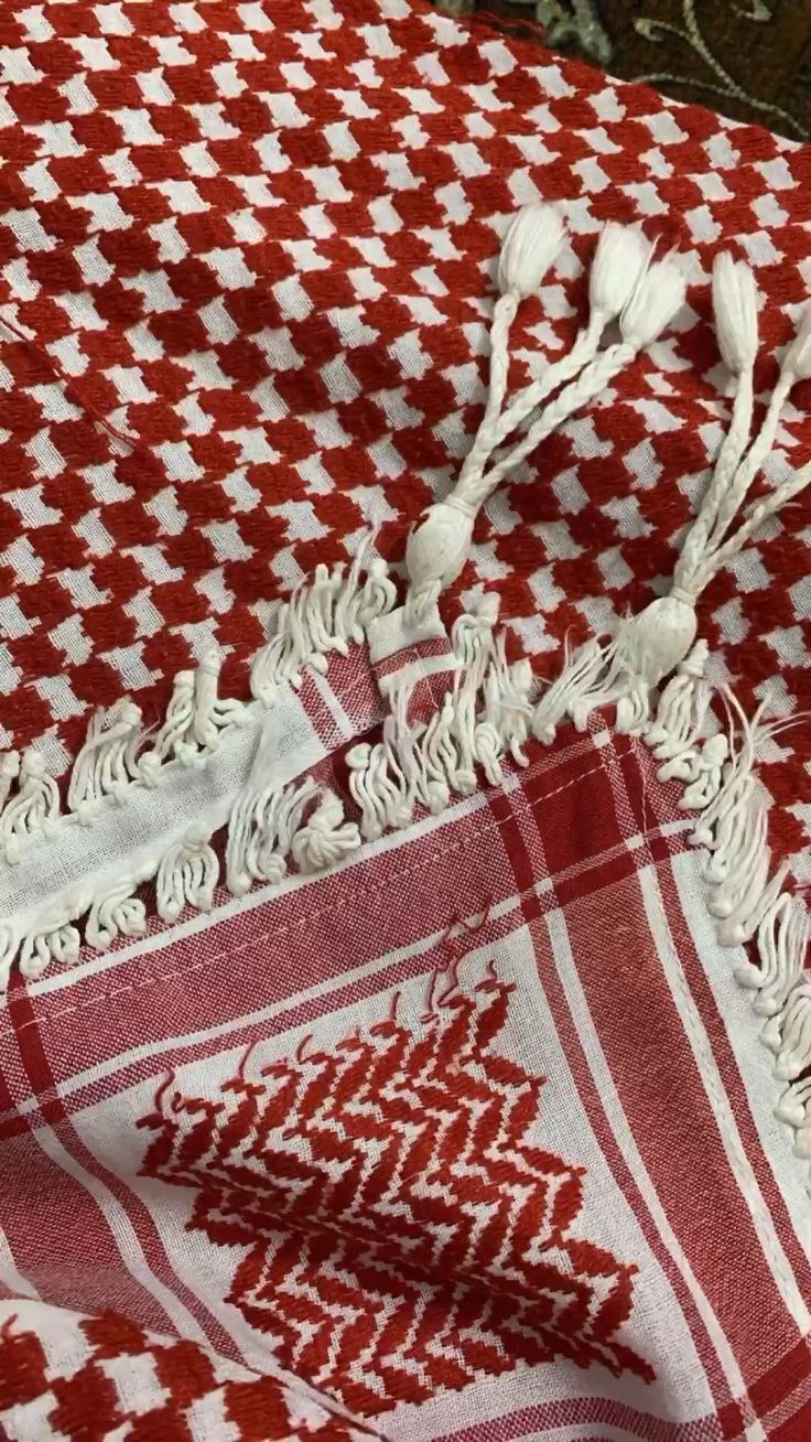 Sanasel Authentic Palestinian Keffiyeh – Handcrafted with Heritage